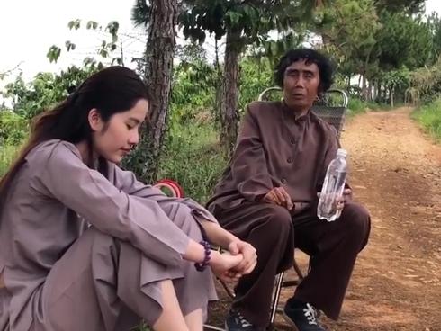 Tìm đến hiện tượng 'Bình Tĩnh Sống', Nam Em trút gánh nặng và dần buông bỏ sau ồn ào tình ái với Trường Giang