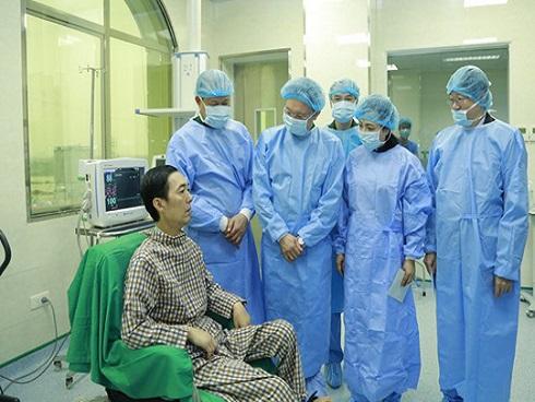 Lời từ biệt rơi nước mắt của người vợ với thiếu tá hiến tạng cứu 6 người