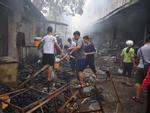 Vụ cháy chợ thiêu rụi hàng loạt ki ốt ở Hà Nội: Người dân đốt hương ngày rằm hay chập cháy điện?
