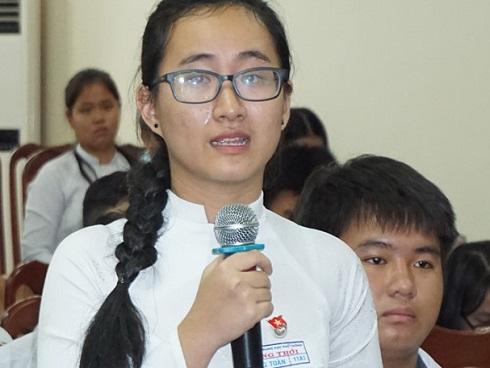 Nữ sinh tố cô giáo không giảng bài suốt 3 tháng muốn chuyển trường