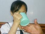 Bộ GD-ĐT lên tiếng vụ cô giáo bắt học sinh uống nước giặt giẻ lau bảng