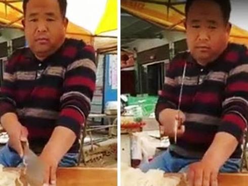 Thái thịt nhanh như cắt, mắt không nhìn dao, người đàn ông khiến dân mạng phát sốt