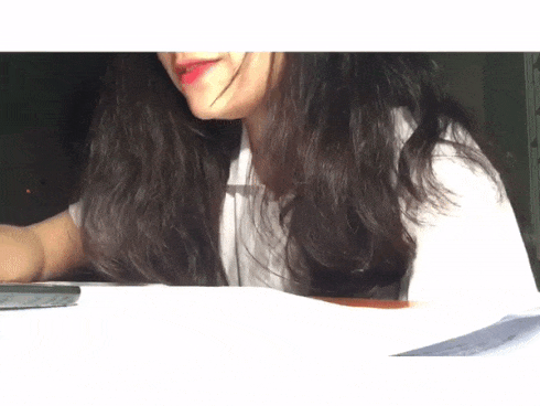 Che nửa mặt khi hát, cô gái này vẫn khiến dân mạng điên đảo vì quá xinh