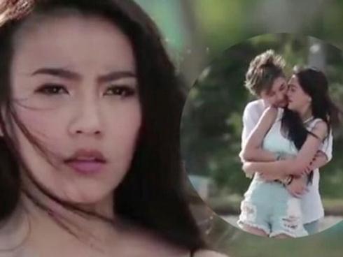 Chung sống 6 năm, lướt facebook thấy chồng kỉ niệm tiệc yêu 7 năm hoành tráng với người phụ nữ lạ