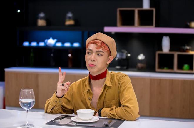 Body thì đô con nhưng gu thời trang của Erik vẫn còn quá nữ tính-4