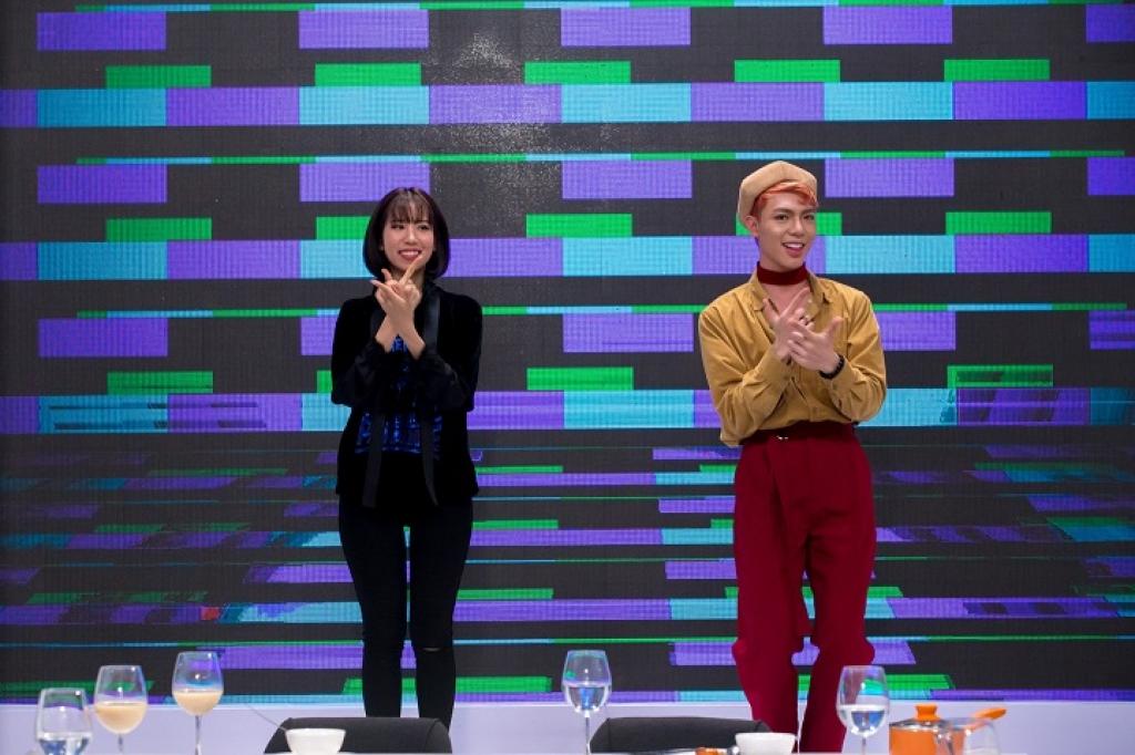 Không nhận ra Erik mặt hoa da phấn, chu môi nữ tính quá chừng!-5