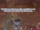 Video toàn cảnh vụ tai nạn kinh hoàng ô tô kéo lê xe máy ở Hà Nội