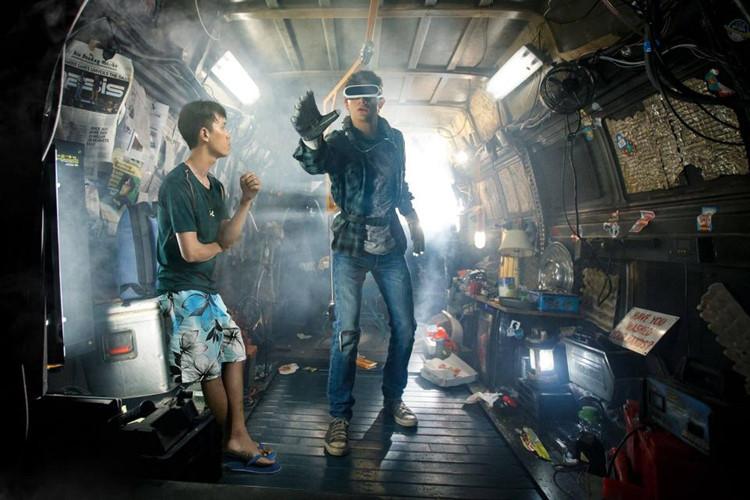 Được tham gia vào một bộ phim bom tấn của Hollywood là ước mơ của biết bao nhiêu người trên thế giới. Tuy nhiên, một chàng trai Việt đã nghĩ ra đường đi riêng của mình để chen chân vào kinh đô điện ảnh của thế giới.