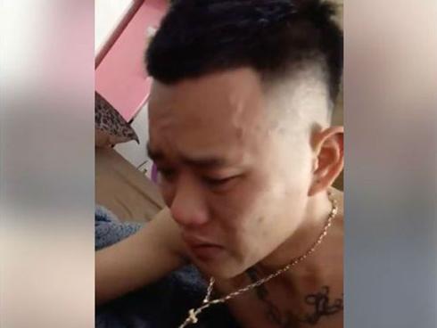 Ông bố yếu đuối nhất năm: mơ con bị bắt cóc nằm khóc lóc khiến cả nhà bật cười