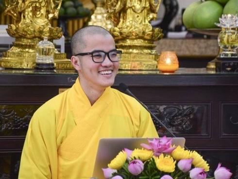 Thoát khỏi kỳ thị ngoại hình, nữ sinh giành học bổng ngành thời trang ở Anh-4