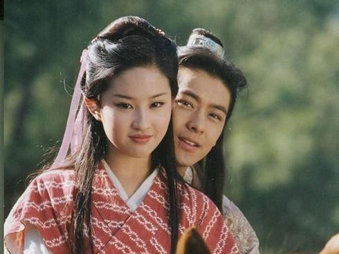 Sau 15 năm, nhan sắc Lưu Diệc Phi trong 'Thiên long bát bộ' lại khiến dân mạng chao đảo