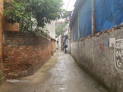 Tổ trưởng dân phố nói về nghi án mẹ sát hại con trai 19 tuổi: 'Mẹ làm phụ hồ, quét rác và nuôi con khổ cực'