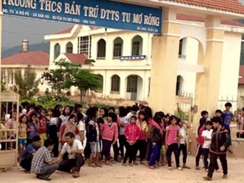 Thầy giáo bức xúc bị hiệu trưởng đánh vì… không chịu đi nhậu