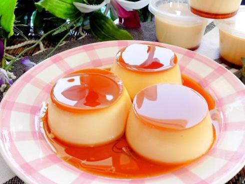 Cứ tưởng khó, hóa ra làm bánh flan mềm, mịn mượt như da em bé lại đơn giản thế này