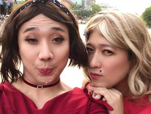 Tin sao Việt: Trấn Thành và Trường Giang điệu đà sánh đôi trên phố