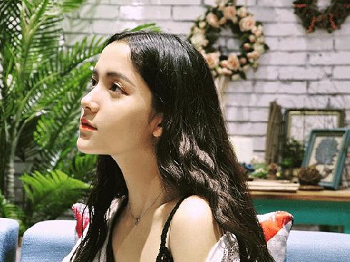 Nữ sinh 17 tuổi thu hút chú ý vì ngoại hình cực giống Địch Lệ Nhiệt Ba
