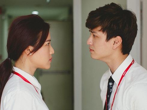 Bị trách móc làm tổn thương Hoàng Oanh, Huỳnh Anh đáp: 'Làm ơn để tôi viết cuốn truyện khác tốt hơn'