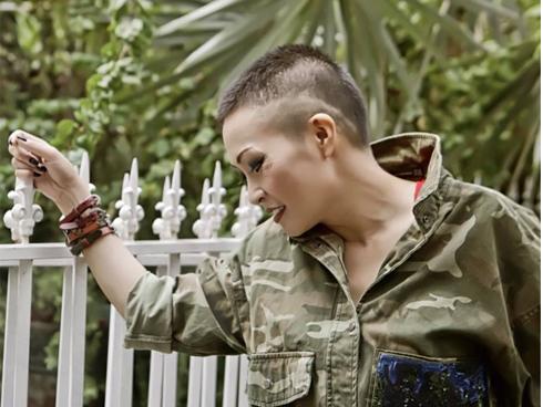 Phương Thanh đáp trả nhẹ nhàng nhưng sâu cay về tin đồn là người đồng tính