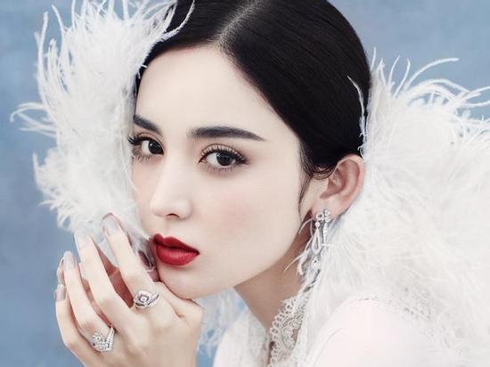 Cổ Lực Na Trát đẹp xuất sắc là thế, so với Địch Lệ Nhiệt Ba vẫn thua kém vài phần!