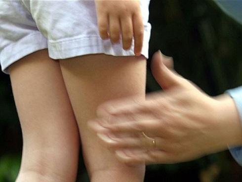 Nghi án thầy giáo dâm ô nữ sinh tiểu học: Hiệu trưởng có hoàn toàn vô can?