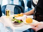 Tại sao bạn không nên ăn sáng trên máy bay?