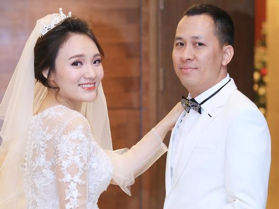 Ca sĩ Nhật Thủy sinh con trai đầu lòng