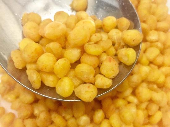 Em dâu thèm, chị chồng tâm lý xắn tay ngay vào bếp làm ngô chiên ăn giòn tan, đã miệng