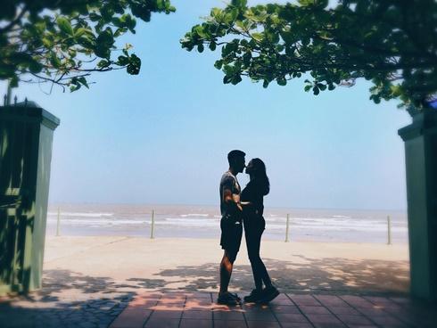 Hot girl - hot boy Việt: Tâm Tít khoe khoảnh khắc chạm mũi ngọt ngào bên ông xã