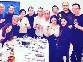 Sau bao năm bị nghi có hiềm khích, Châu Tấn và Triệu Vy bỗng nhiên thân thiện khiến fan showbiz giật mình Sau bao năm bị nghi có hiềm khích, Châu Tấn và Triệu Vy bỗng nhiên thân thiện khiến fan showbiz giật mình