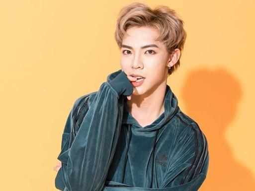 Clip: Erik khiến khán giả bất ngờ khi trình diễn 'Chạm đáy nối đau' bằng 3 thứ tiếng