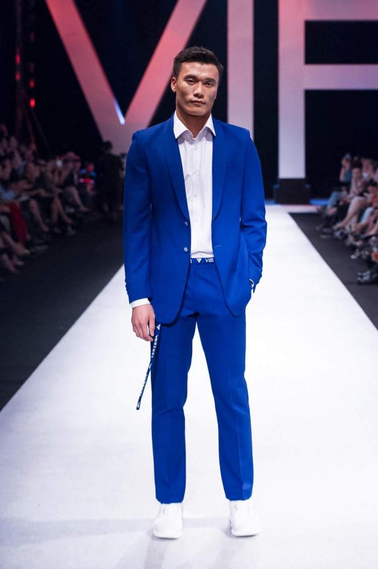 Cuộc sống trái ngược bộ 3 cầu thủ Quang Hải - Tiến Dũng - Văn Hậu-6