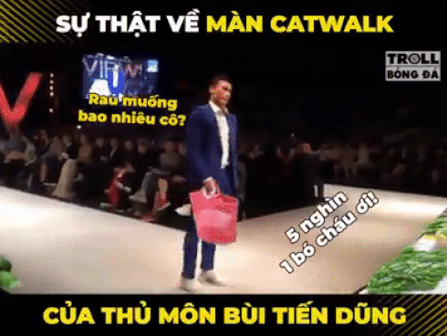Dân mạng bóc mẽ sự thật hài hước từ màn catwalk 'đơ như cây cơ' của thủ môn Bùi Tiến Dũng