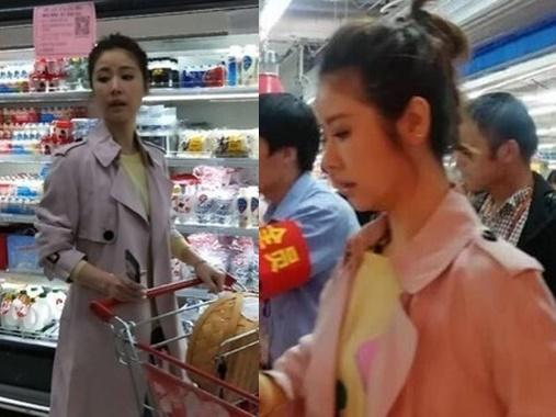 Lâm Tâm Như một mình đi siêu thị, ngơ ngác vì không thể phân biệt bột mì và hạt lúa mì