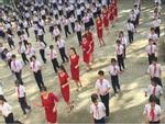 Dàn giáo viên mắc váy đỏ nhảy Cha Cha Cha cùng học sinh giữa sân trường gây bão mạng