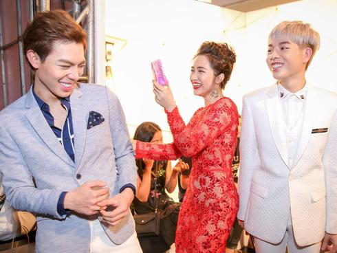 Sau màn mượn chó chê hôi, Đức Phúc - Hòa Minzy - Erik vẫn 'tình thân mến thân' cover cực lầy lội