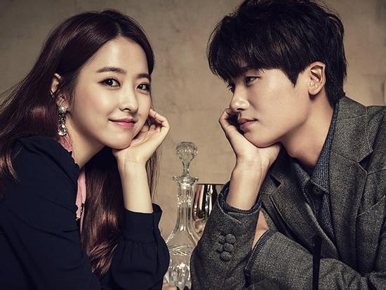 Sao Hàn 25/4: Park Bo Young gửi quà đến phim trường ủng hộ 'bạn trai tin đồn' Park Hyung Sik