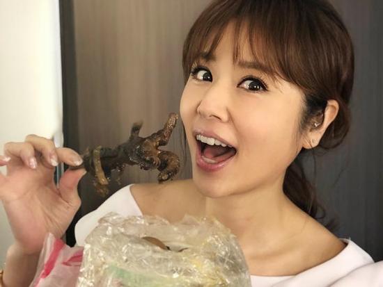 Lâm Tâm Như bày tỏ sự ngưỡng mộ với Từ Hy Viên khi chứng kiến đàn chị mang thai lần 3