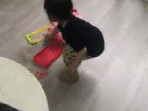 Hot girl - hot boy Việt: Vợ chồng hot nhất mạng xã hội Kiên Hoàng, Heo Mi Nhon khoe con gái nhỏ đảm đang