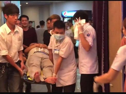 Khán giả ngất xỉu khi xem kịch ở sân khấu Hồng Vân, đạo diễn nói gì?