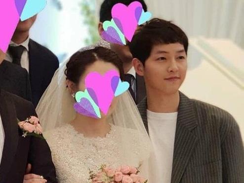 Sao Hàn 29/4: Song Joong Ki liên tục bị chê 'phát tướng'