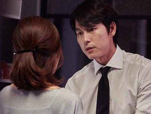 Hùng hổ đi đánh ghen, ai ngờ về nhà khóc lóc van xin chồng cũng không quay lại