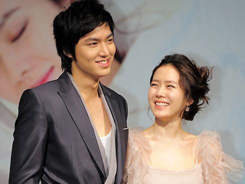 Sao Hàn 2/5: Lee Min Ho gửi quà tặng tới ủng hộ 'tình cũ' Son Ye Jin