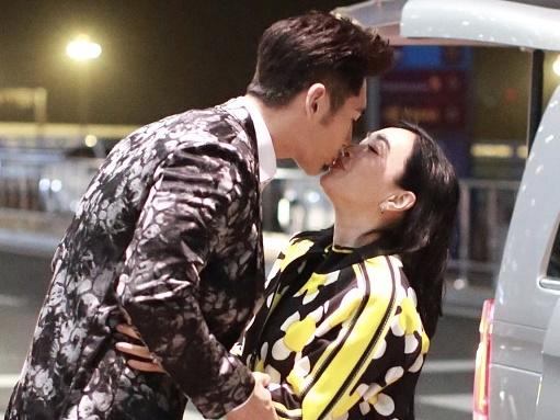 Bom sex Chung Lệ Đề xuất hiện sau tin đồn mang thai lần 4 với chồng trẻ kém 12 tuổi-13