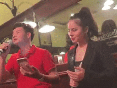 Khoe check in cùng Xuân Bắc bất chấp hoàn cảnh, shipper rao gà được mệnh danh chàng trai vàng trong làng cơ hội-3