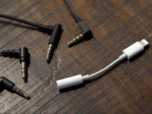 Apple bỏ hẳn cổng cắm tai nghe jack 3.5mm trên iPhone 2018