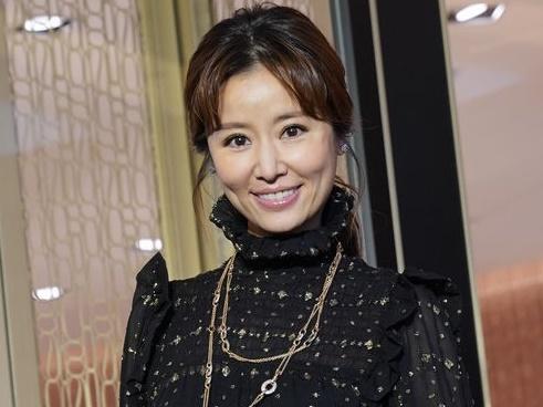 Lâm Tâm Như lộ rõ dung mạo xuống sắc trong những bức ảnh chưa chỉnh sửa