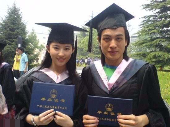 Không ít người hâm mộ phải xuýt xoa với vẻ đẹp không tỳ vết thuở còn là học sinh của nữ diễn viên "Thần điêu đại hiệp".