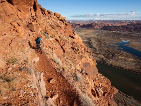 8 điểm du lịch mạo hiểm nhất thế giới