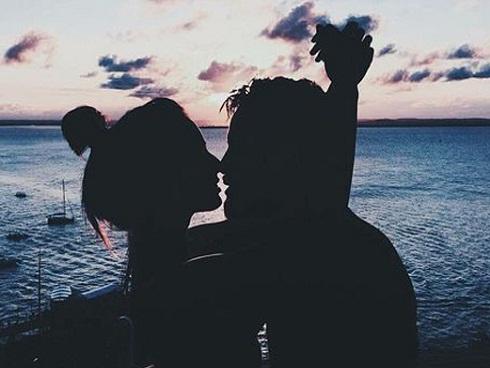 Chỉ cần nhìn những dấu hiệu này cũng đủ biết người ấy yêu bạn 'điên cuồng'