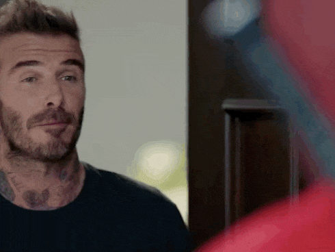 Deadpool tặng vé World Cup cho David Beckham sau khi lỡ chế nhạo danh thủ